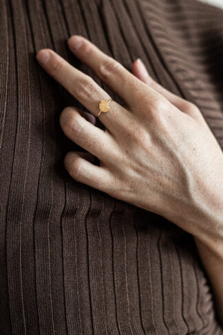 Pierścionek OBJĘCIA PIASKOWE złoto 585